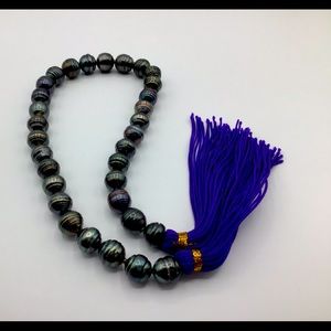 Tahitian pearl strand, peacock colors
